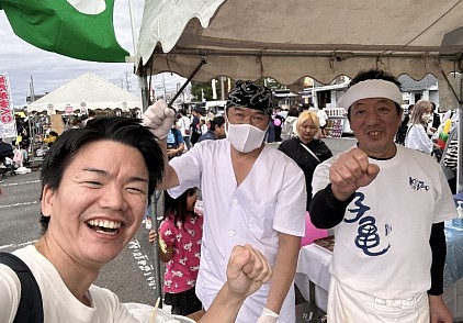 倫さん　天皇陛下がご来店された子亀うどんさんと！